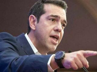 Διάσταση απόψεων υπάρχει μεταξύ των Γάλλων συμβούλων της κυβέρνησης και της τακτικής του πρωθυπουργού να κατηγορεί συνεχώς τον κ. Κυριάκο Μητσοτάκη για δεξιά απόκλιση. Η γαλλική πλευρά πιστεύει ότι η τακτική αυτή ενισχύει το προφίλ του αρχηγού της αξιωματικής αντιπολίτευσης στο δεξιό κοινό, χωρίς να απομακρύνει από την ΝΔ φιλελεύθερους κεντροδεξιούς ψηφοφόρους.